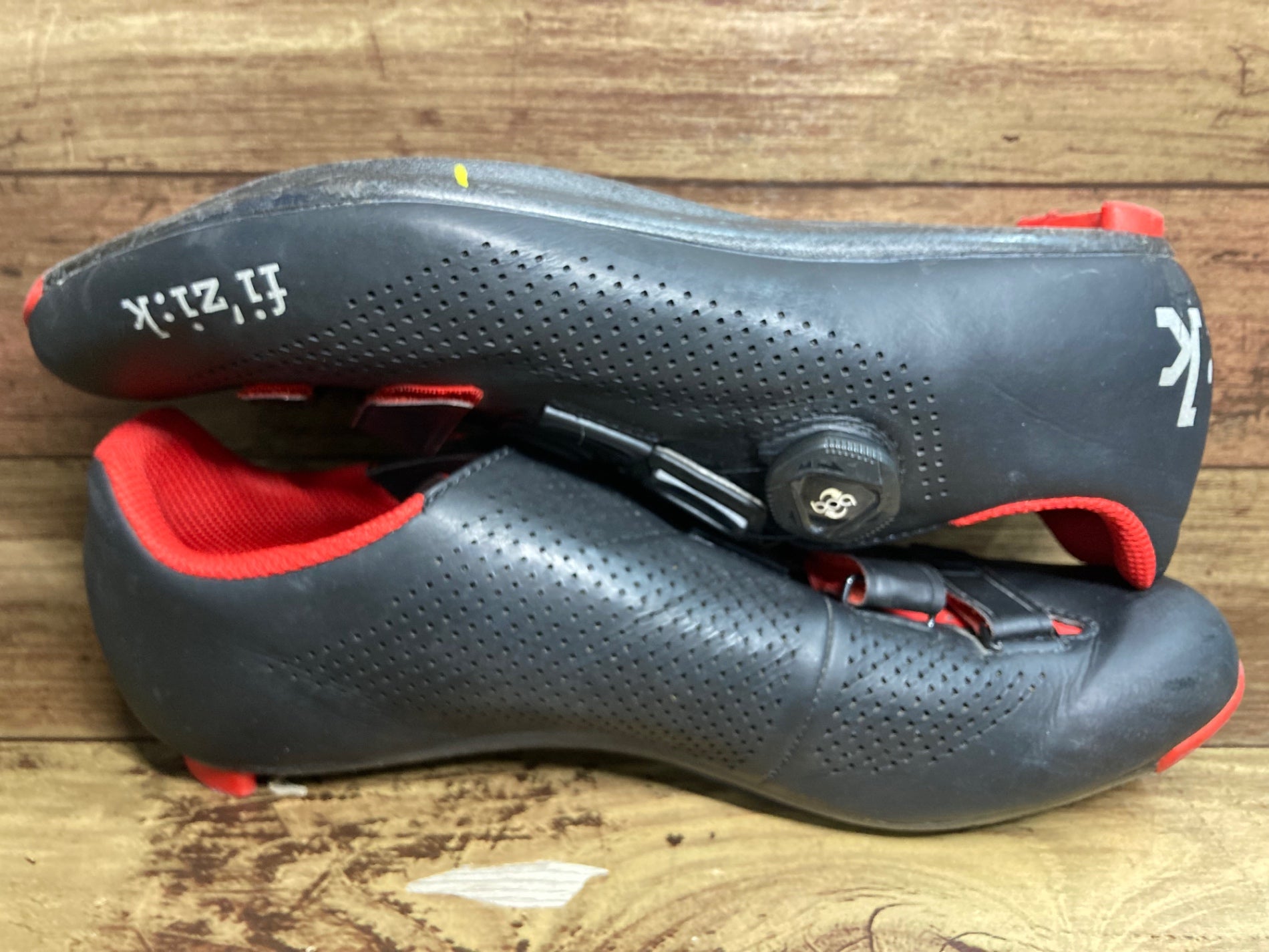 HY449 フィジーク fizik R4 ビンディングシューズ 黒赤 EU43