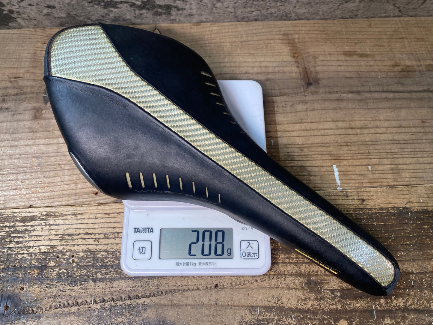 IZ638 フィジーク fizik ARIONE CARBON TWIN FLEX TIレール サドル 実測132mm