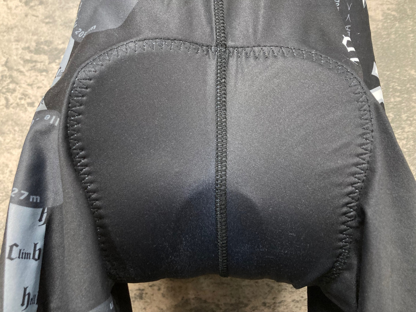 IY628 パンダーニ Pandani ビブショーツ 白 黒 XL