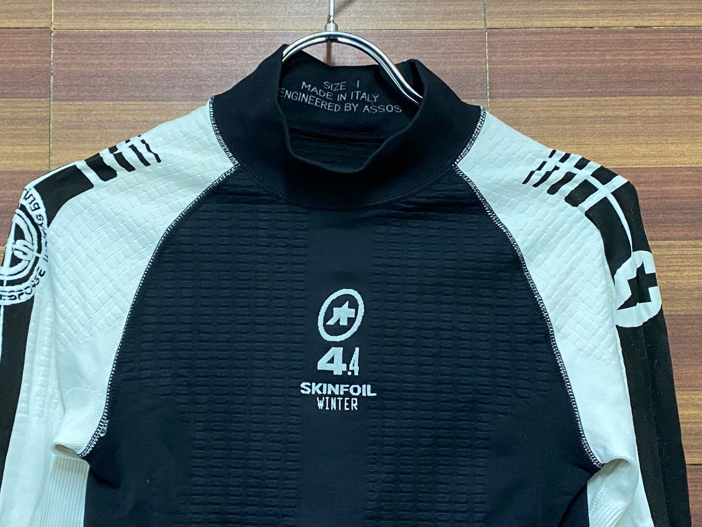 IH148 アソス assos SKINFOIL WINTER 4.4 長袖 べースレイヤー 黒 白 SIZE1