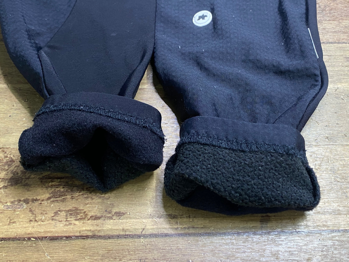 IY032 アソス Assos レッグウォーマー 黒 裏起毛 Ⅰ