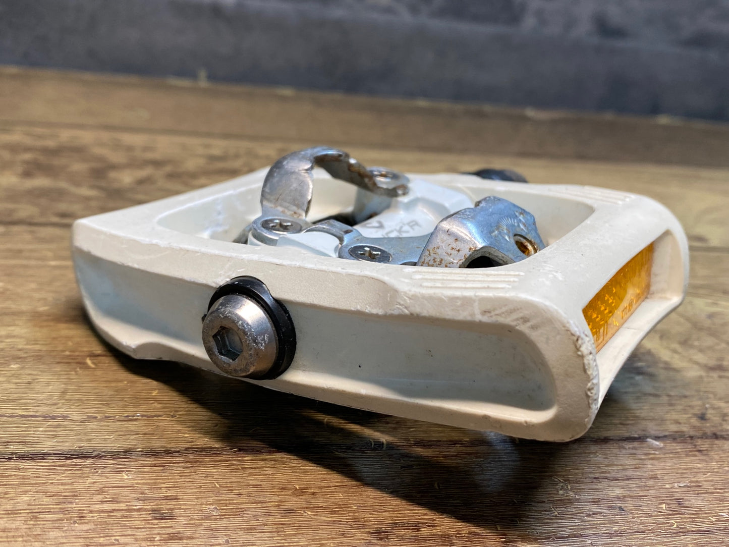 IZ017 シマノ SHIMANO PD-T400 ビンディングペダル 両面 SPD 白