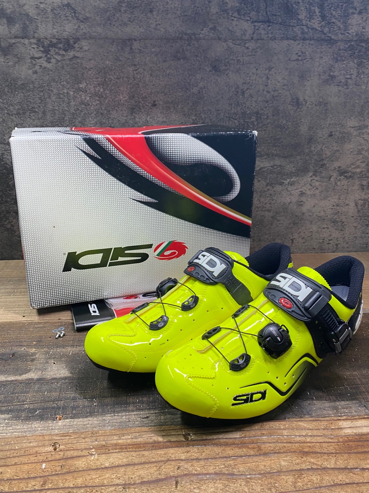 SIDI 蛍光イエロー サイクリングシューズ（シューズ】あ~か♪あ