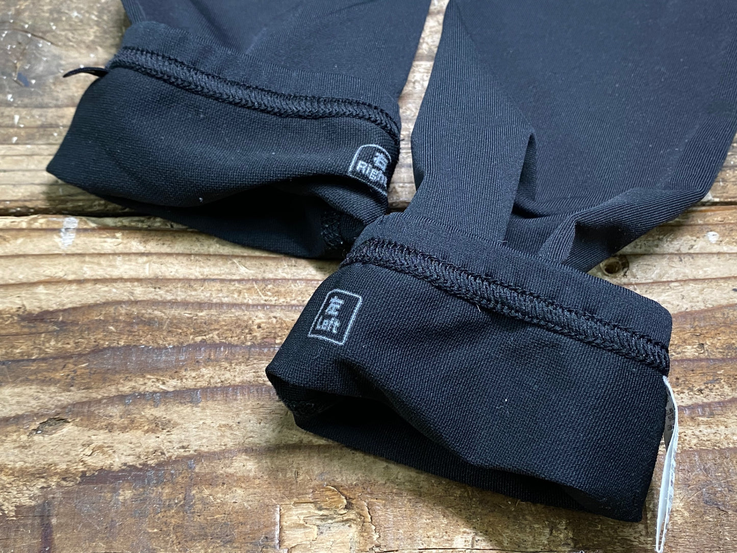 IU489 モンベル mont-bell アームカバー 黒 S