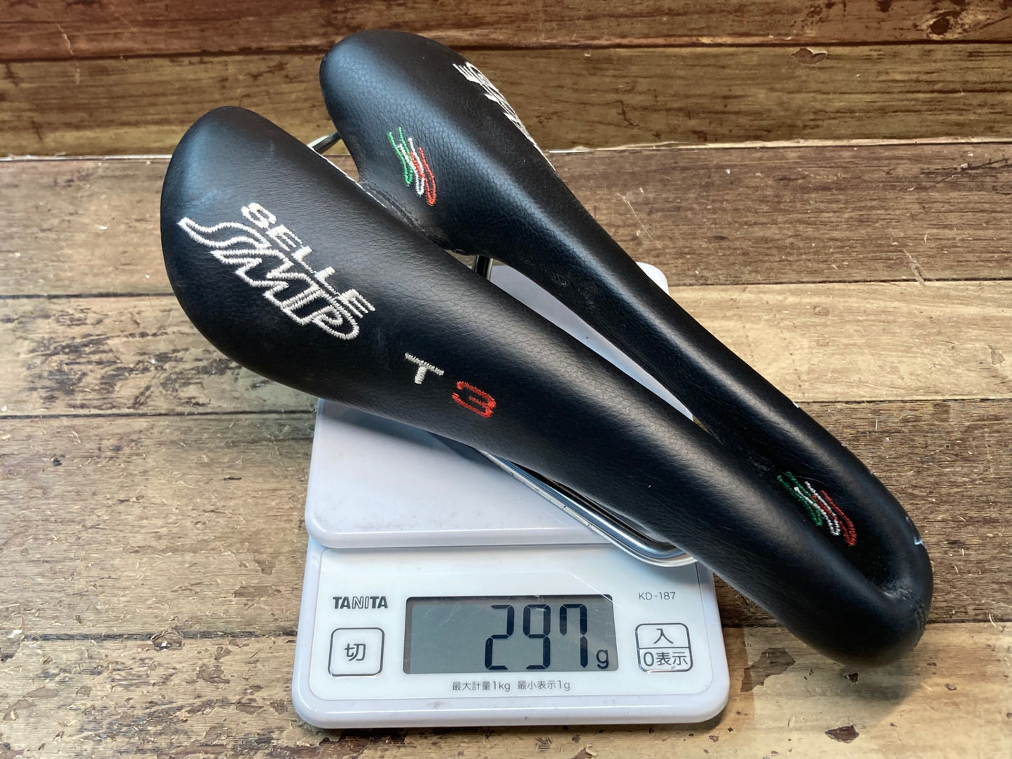 IL830 SELLE SMP T3 サドル 黒 inox tubeレール