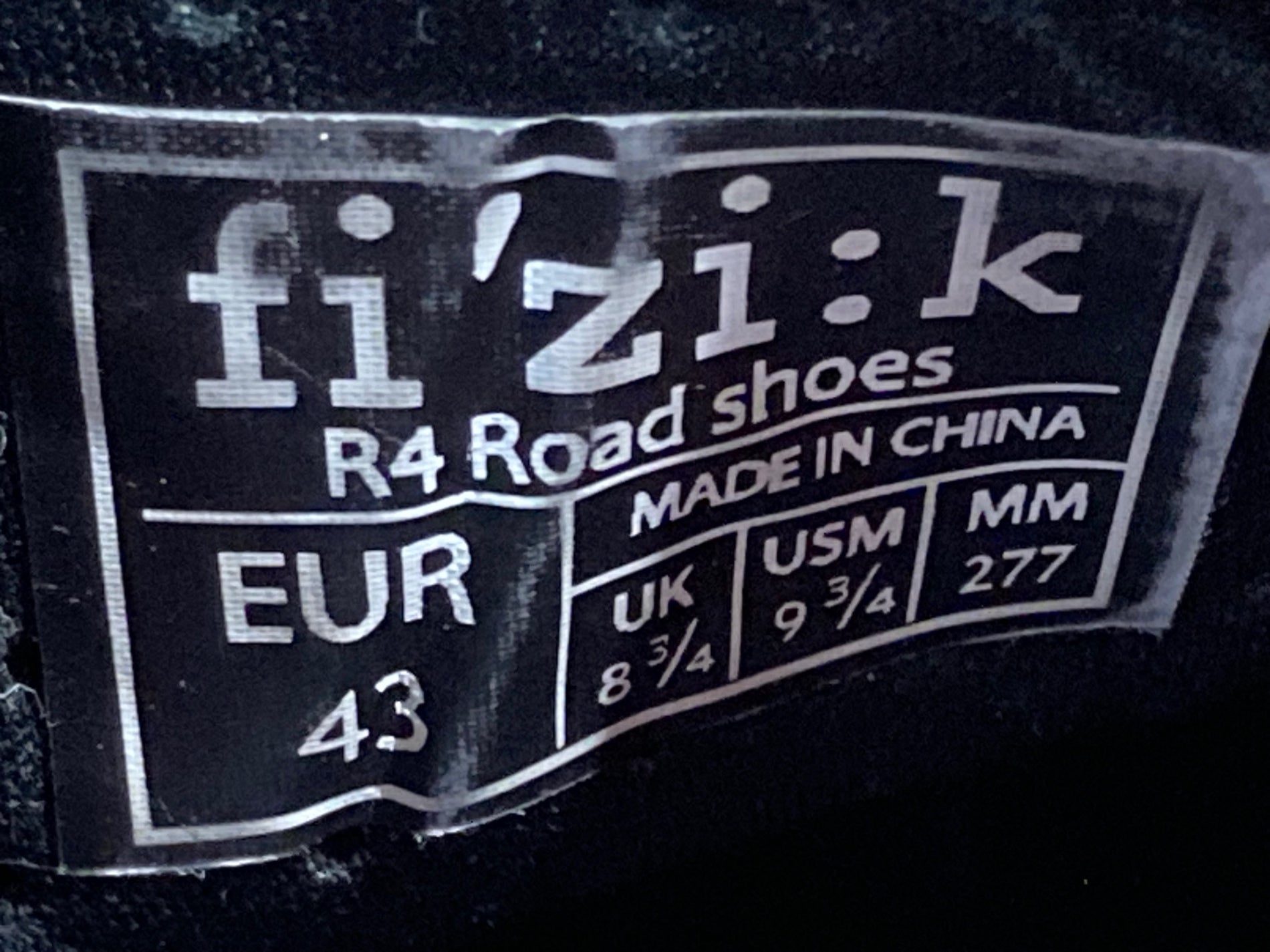 HY449 フィジーク fizik R4 ビンディングシューズ 黒赤 EU43