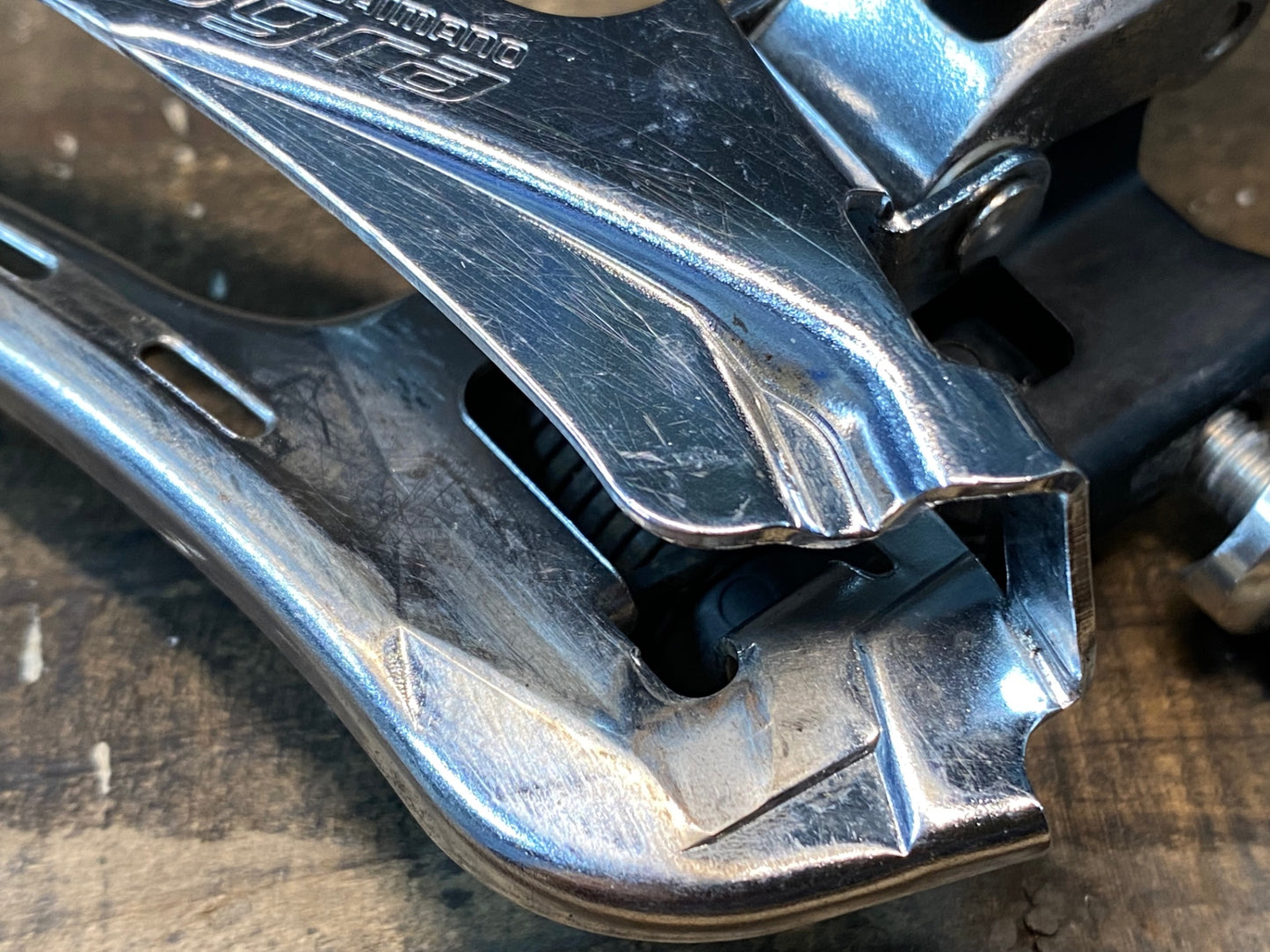 IV023 シマノ SHIMANO ティアグラ Tiagra FD-4700 フロントディレイラー 2S