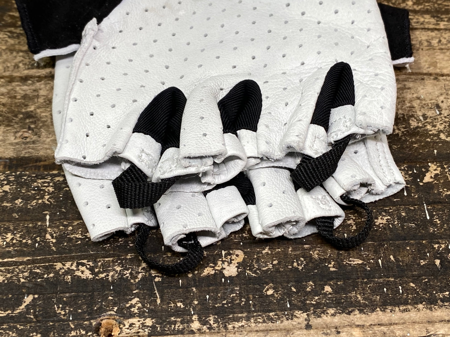 JC058 リザードスキン Lizard Skins 指切 グローブ 白 M