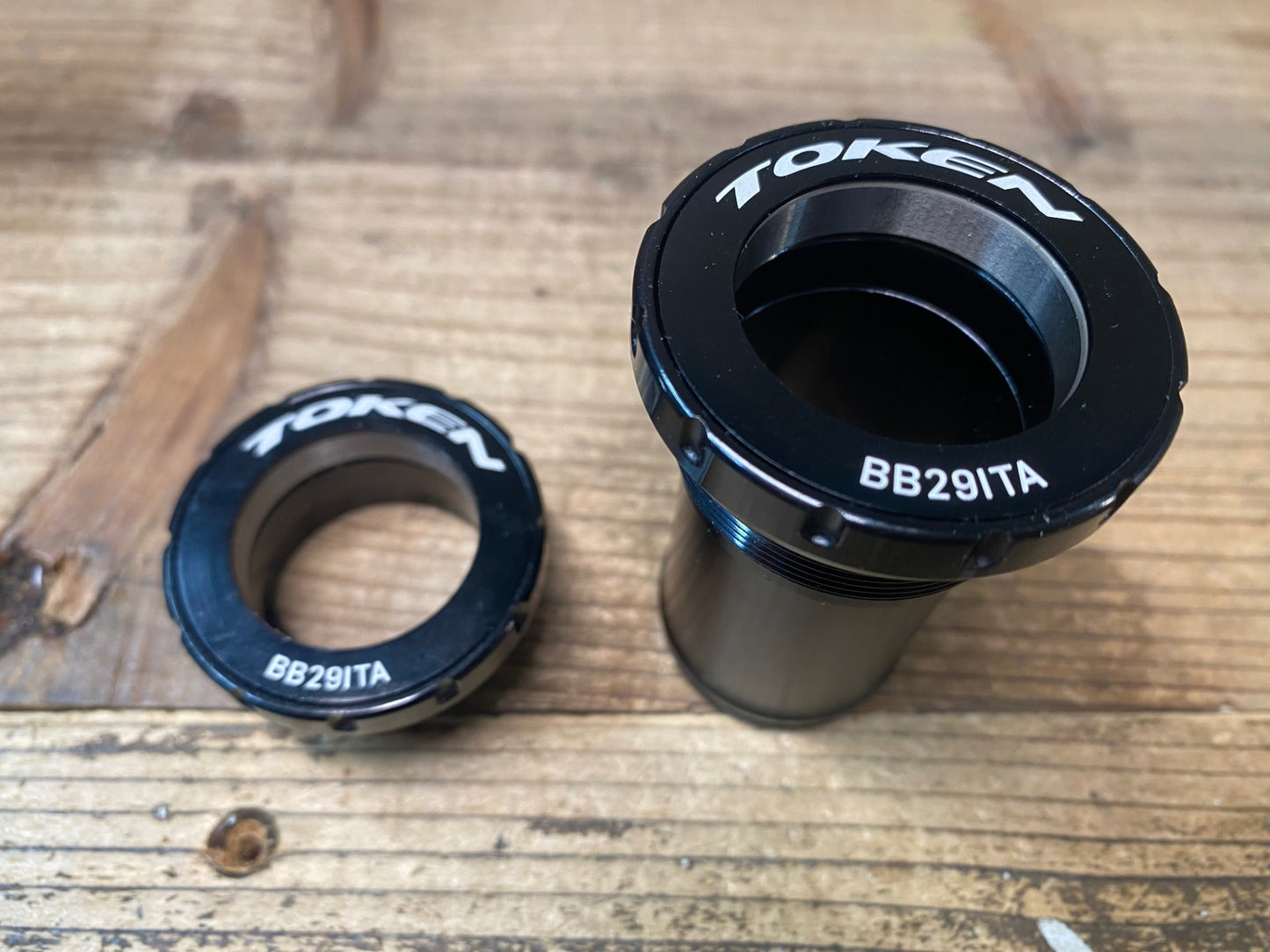 IZ668 TOKEN ITA DUB用 BB29ITA ボトムブラケット