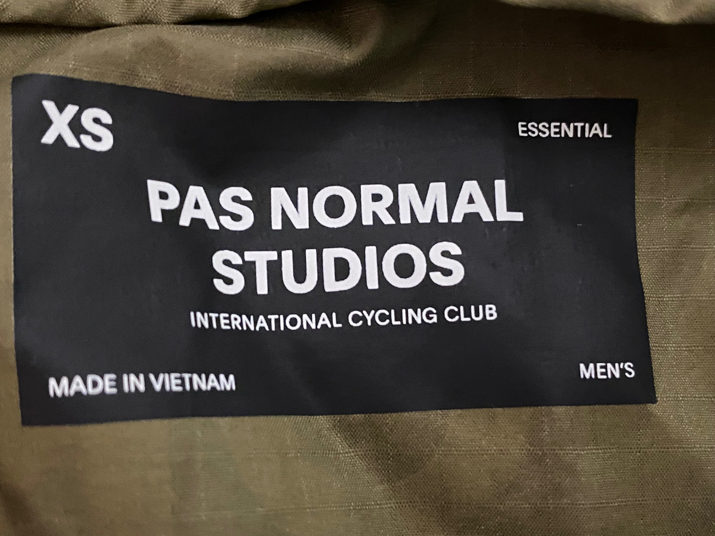 IH952 パスノーマルスタジオ PAS NORMAL STUDIOS Essential サイクルベスト ジレ XS カーキ 裏起毛