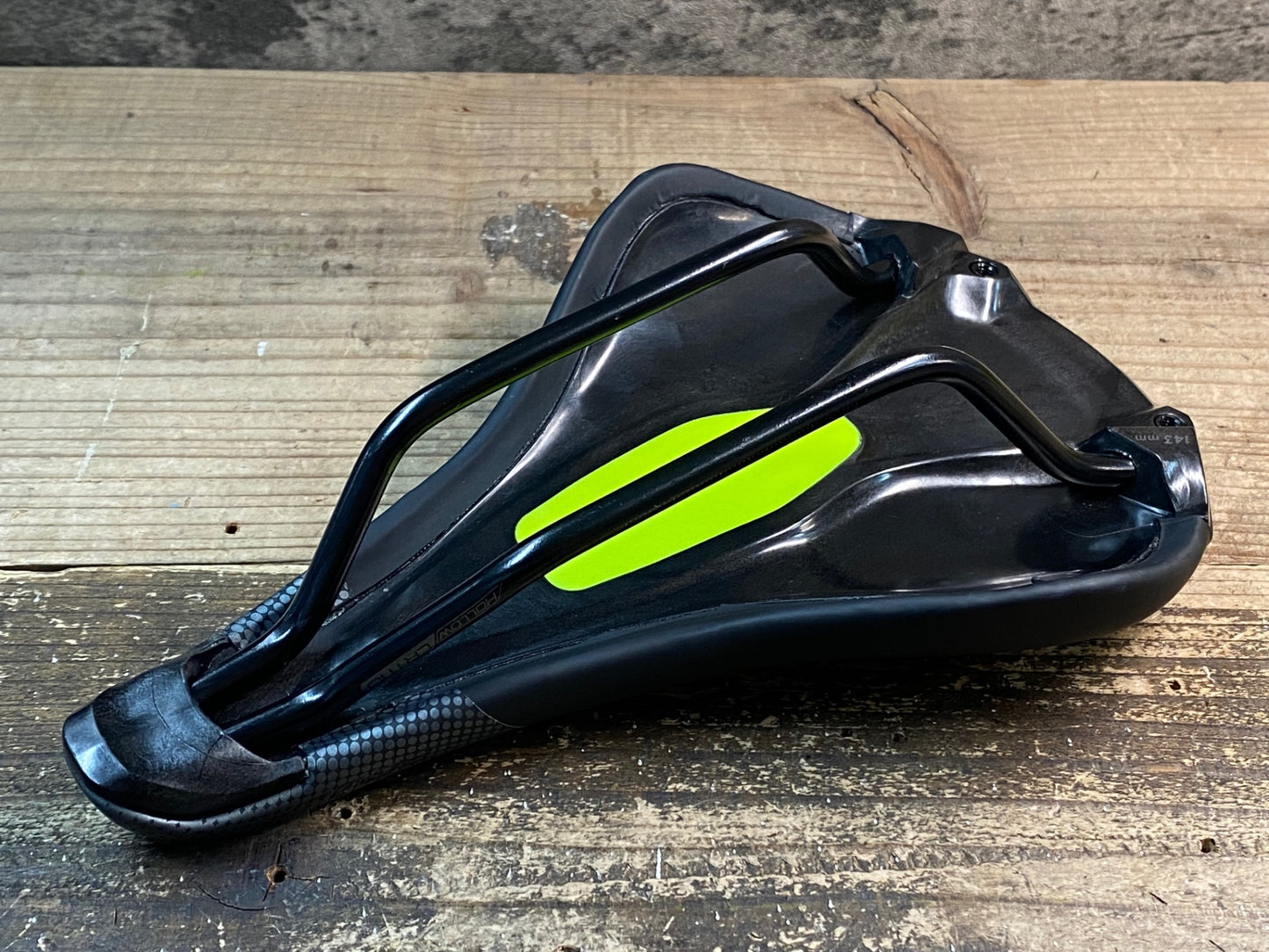 IY567 スペシャライズド SPECIALIZED POWER COMP MIMIC サドル 黒 143mm