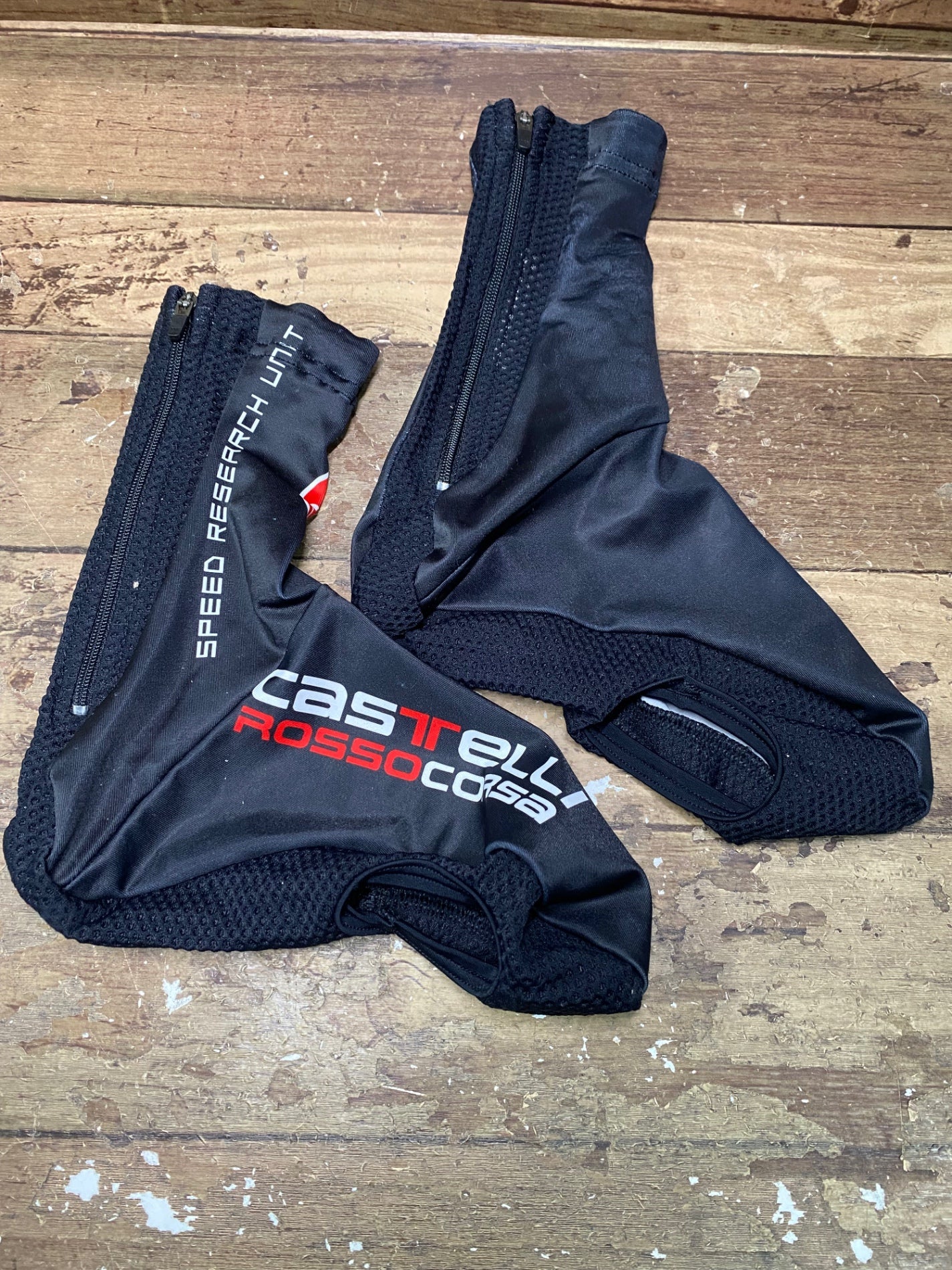 IL524 カステリ CASTELLI ロッソコルサ シューズカバー 黒 穴 XL