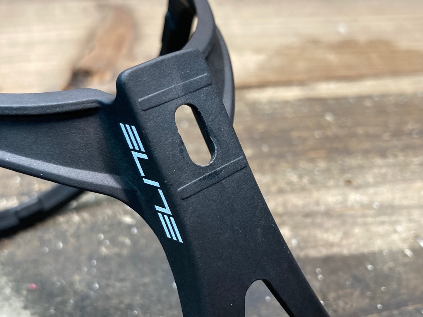 IR172 エリート ELITE LEGGERO CARBON ボトルケージ 黒 2個セット