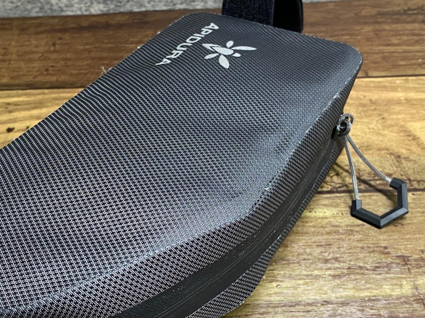 JC081 アピデュラ APIDURA ドライ エクスペディション トップチューブバッグ