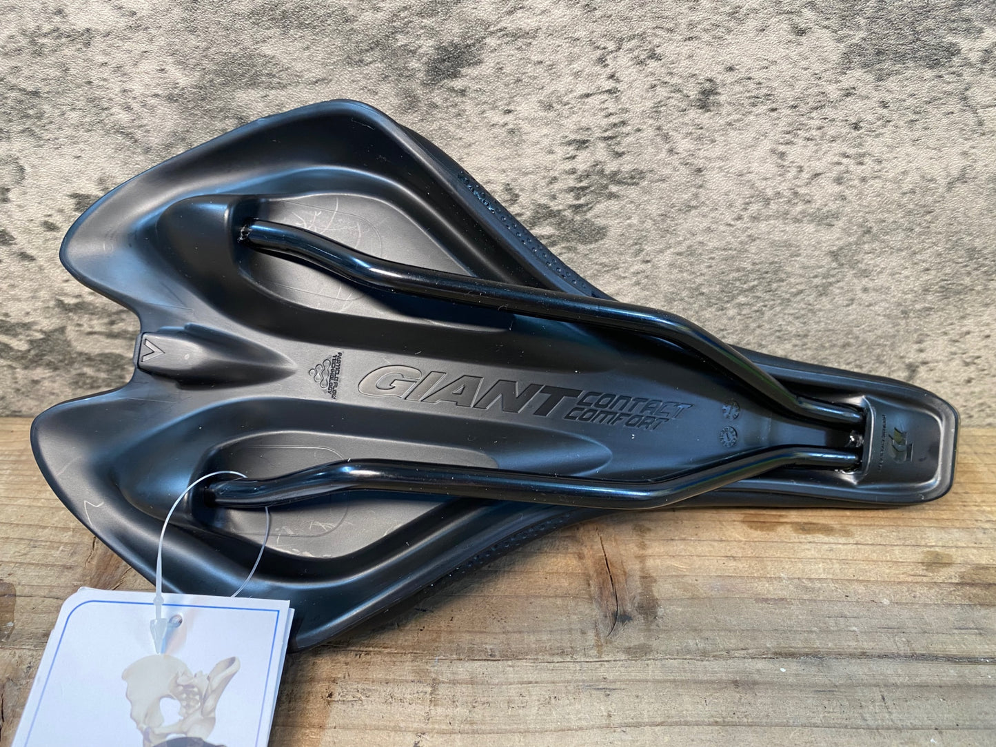 IV999 ジャイアント GIANT CONTACT COMFORT FORWARD SADDLE サドル 黒 クロモリ