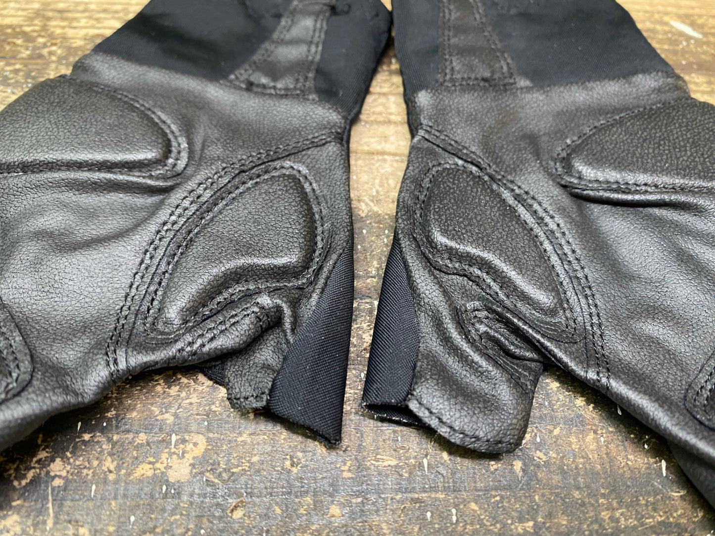 JB090 リオンドカペルミュール Lion de KAPELMUUR 指切り グローブ 黒 XS