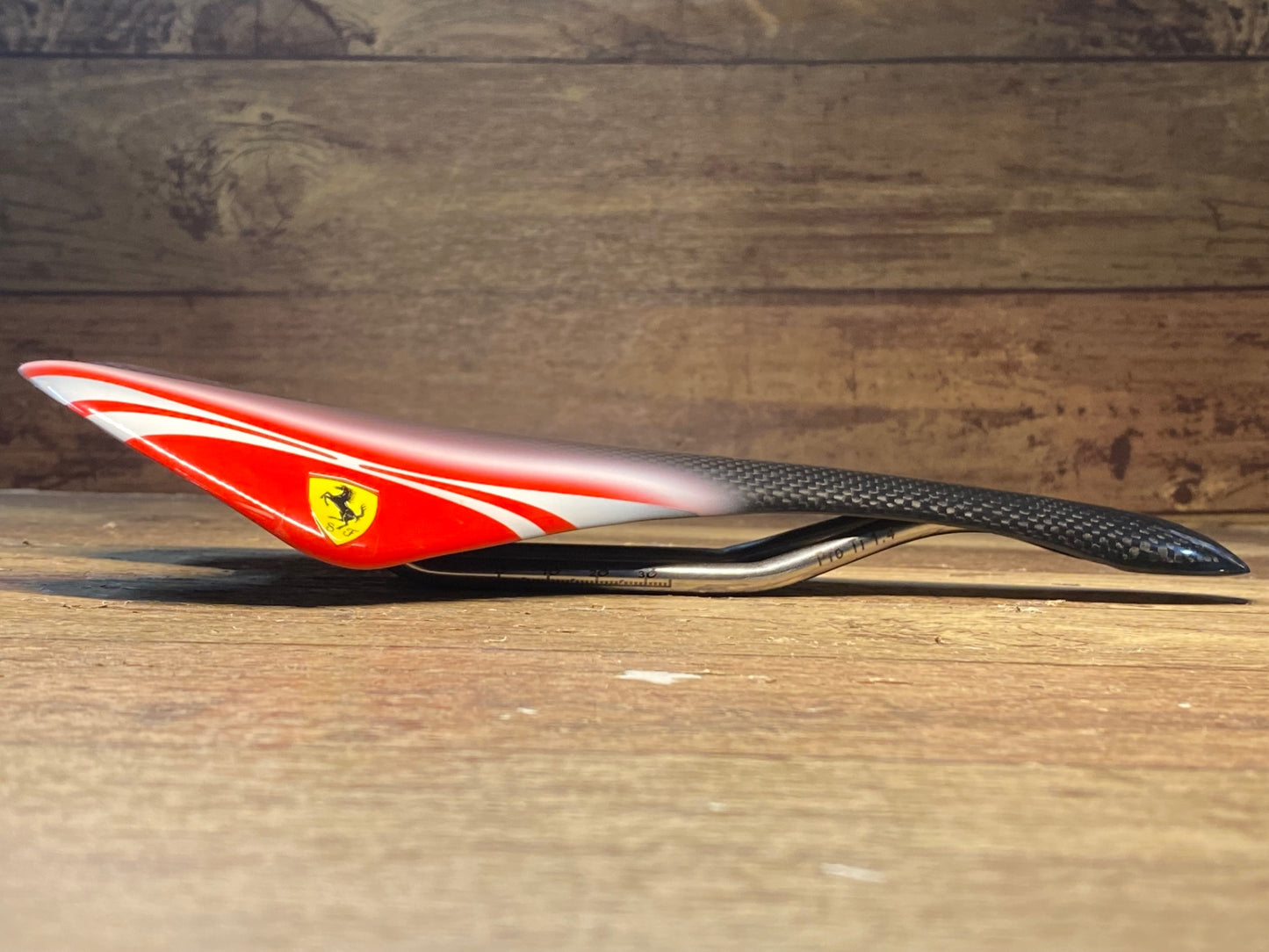 IB176 プロロゴ prologo フェラーリ For Ferrari CF7 カーボン サドル チタンレール