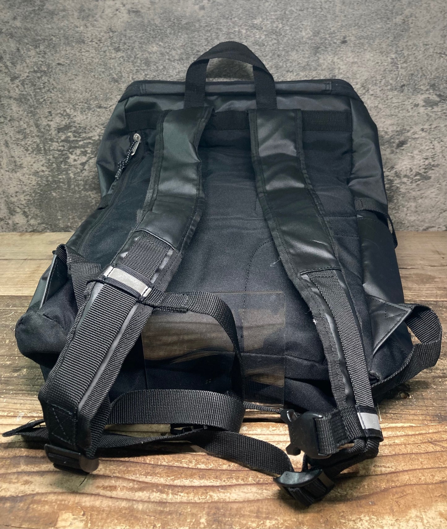 IU085 アディダス adidas リュック バックパック 黒 グレー ※擦れ