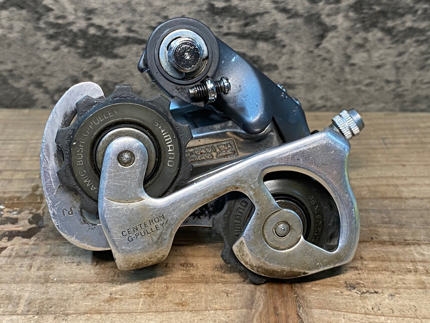 GQ085 シマノ SHIMANO 600 RD-6401 リアディレイラー 8S