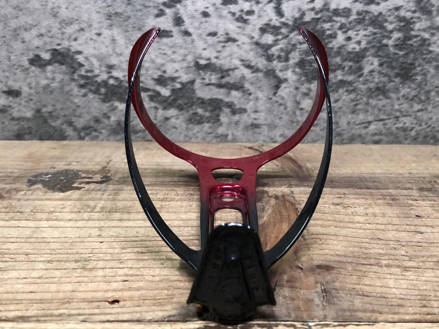 IX980 スパカズ SUPACAZ Flycage Ano アルミ ボトルケージ ペア 黒赤