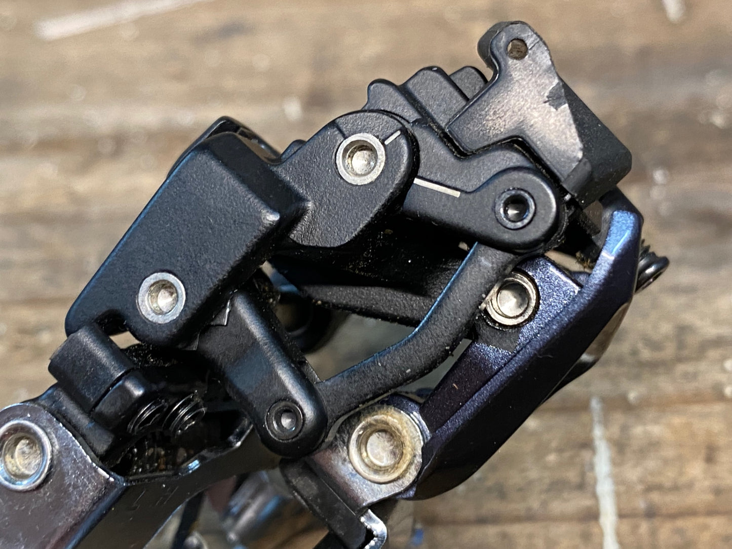 IP811 シマノ SHIMANO アルテグラ FD-R8000 フロントディレイラー 2S 直付け