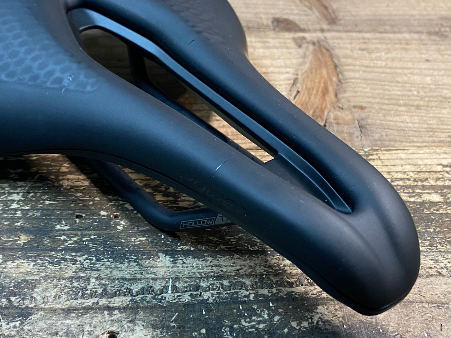 IY565 スペシャライズド SPECIALIZED POWER EXPERT MIRROR サドル 黒 143mm