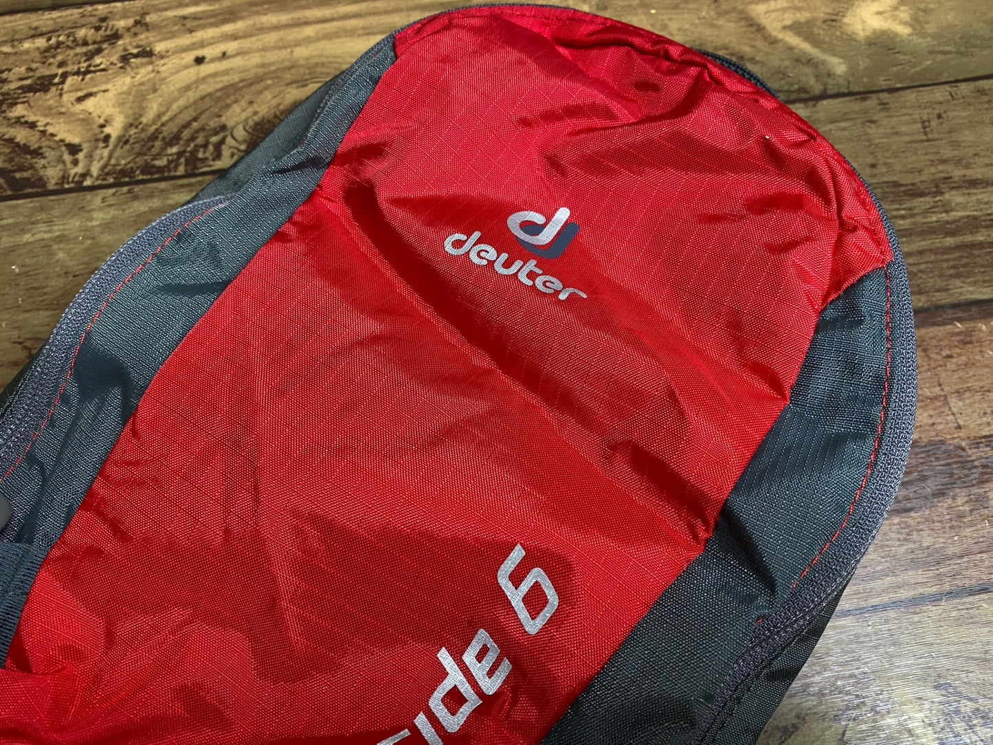 JB440 ドイター deuter ウルトラライド6 バックパック 赤 ※タバコ臭あり