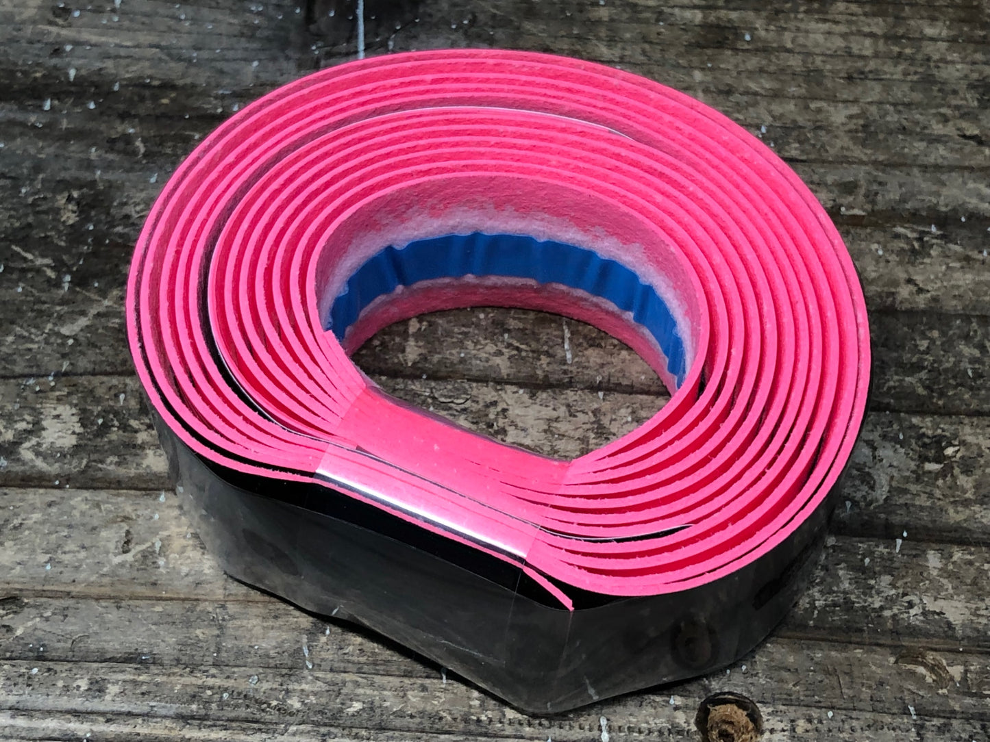 IS914 フィジーク fizik VENTO バーテープ 黒 ピンク 2.0mm