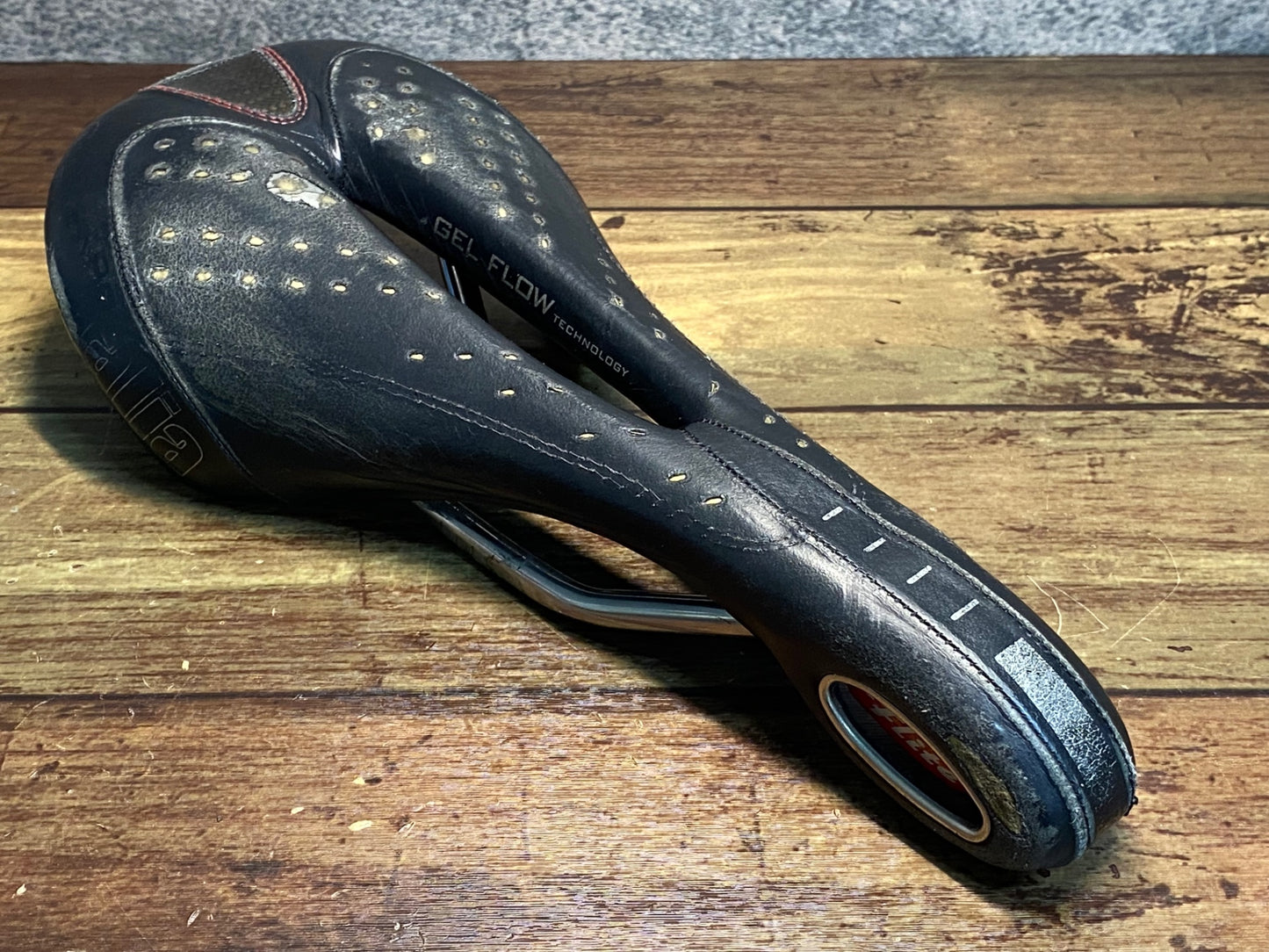 IX977 セライタリア selle ITALIA フライト FLITE GEL FLOW サドル 黒