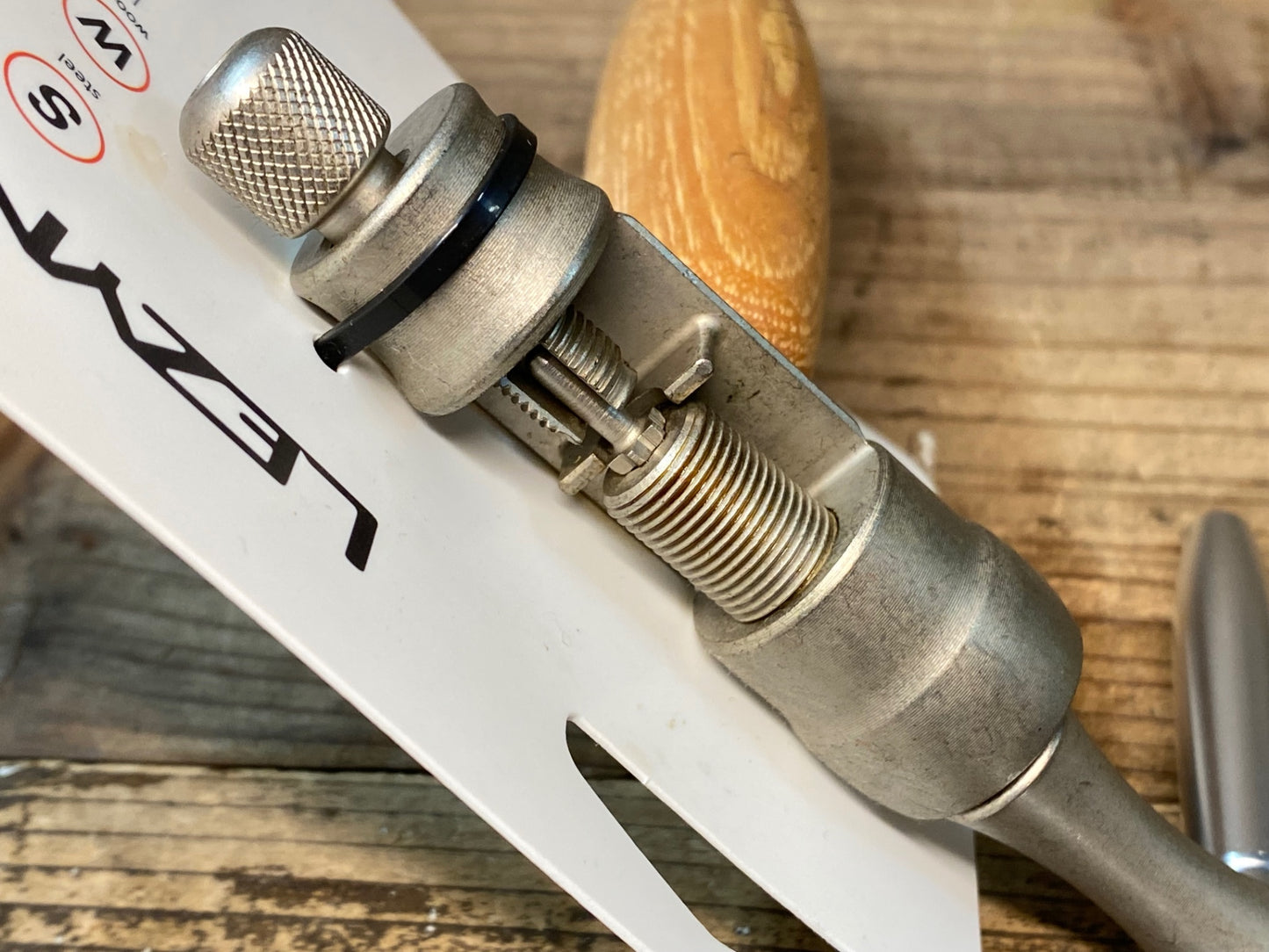 IV973 レザイン LEZYNE Y11 CLASSIC CHAIN DRIVE NICKE チェーンツール