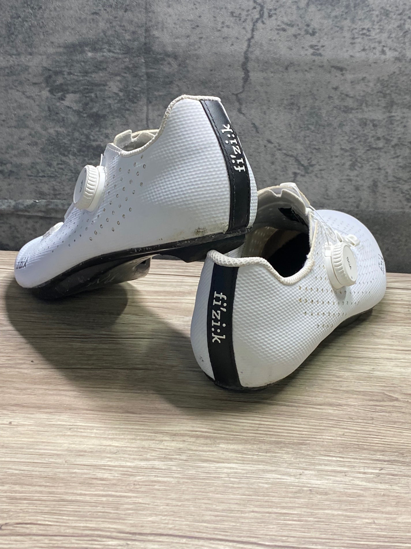 JB692 フィジーク FIZIK テンポ TEMPO DECOS CARBON ビンディングシューズ EU39 白 ※ソール傷