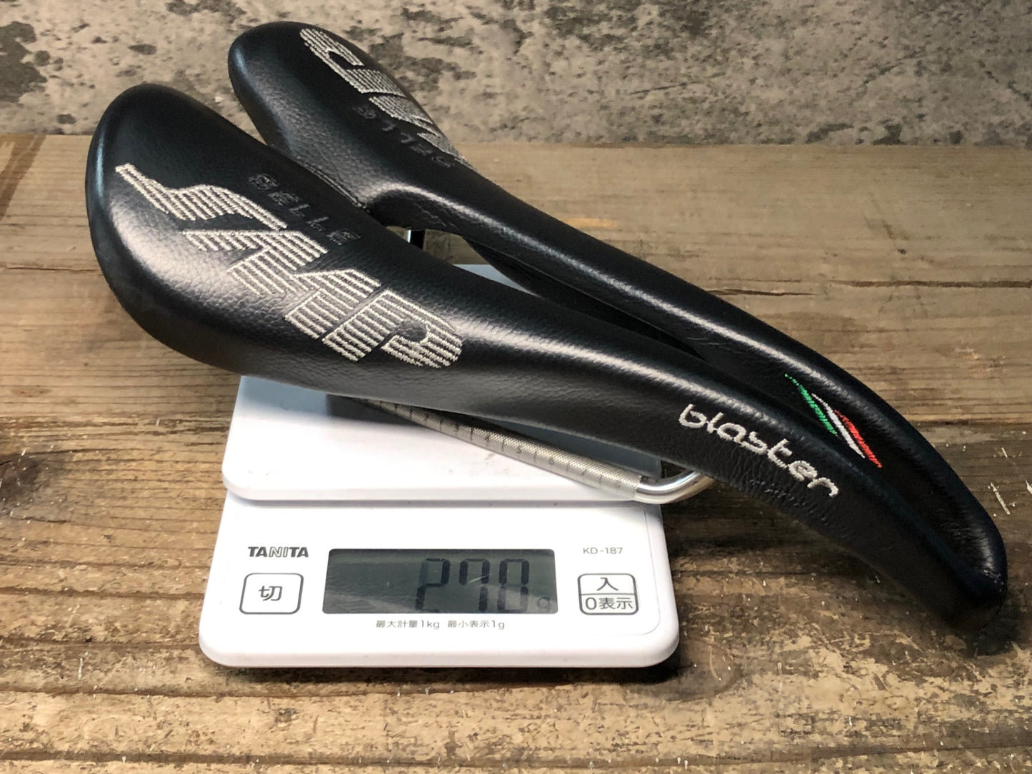 IZ712 selle SMP blaster サドル 黒 130mm aisi 304 tube