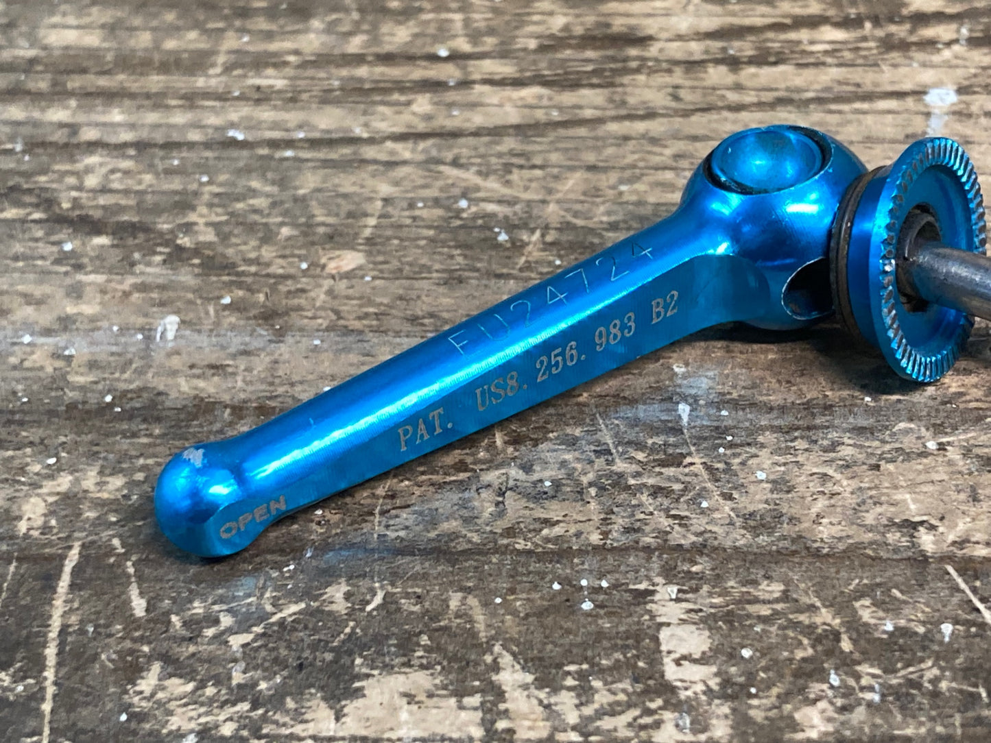 IX979 KCNC Z6 ステンレス クイックレリーズ 前後セット 100/130mm 青