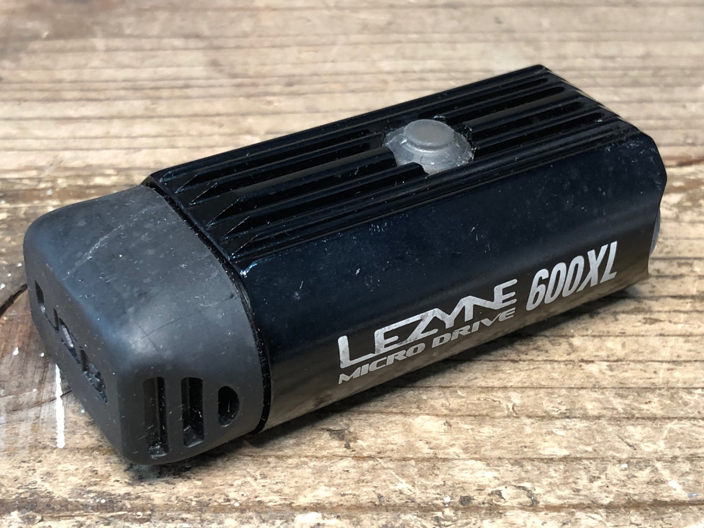IL073 レザイン LEZYNE MICRO DRIVE 600XL フロントライト 黒 点灯確認済み