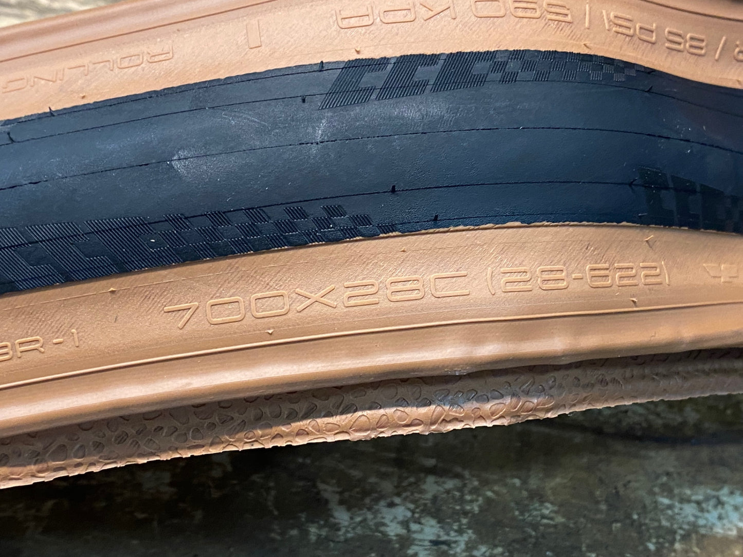 IR402 アメリカンクラシック AMERICAN CLASSIC TIMEKEEPER ULTRALIGHT ROAD TIRE クリンチャータイヤ 700x28c 茶