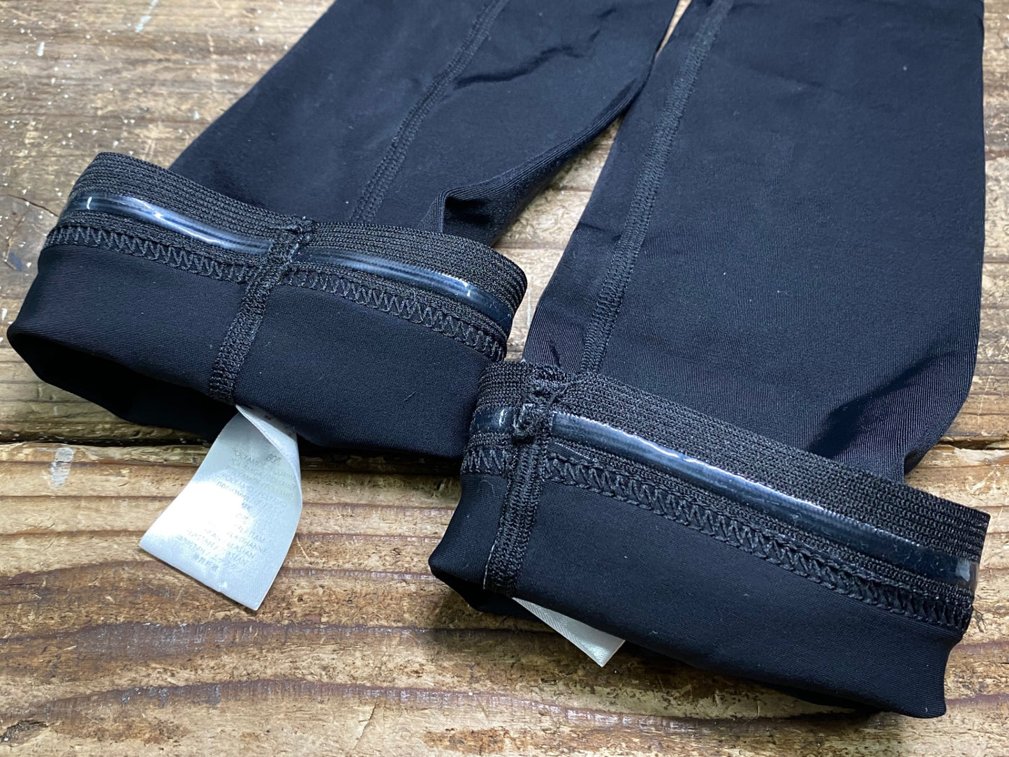 IN541 dhb アームカバー 黒 S