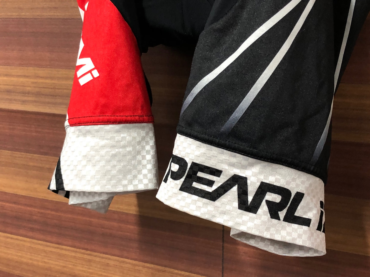 IJ641 パールイズミ Pearlizumi レーサーパンツ M 赤白黒