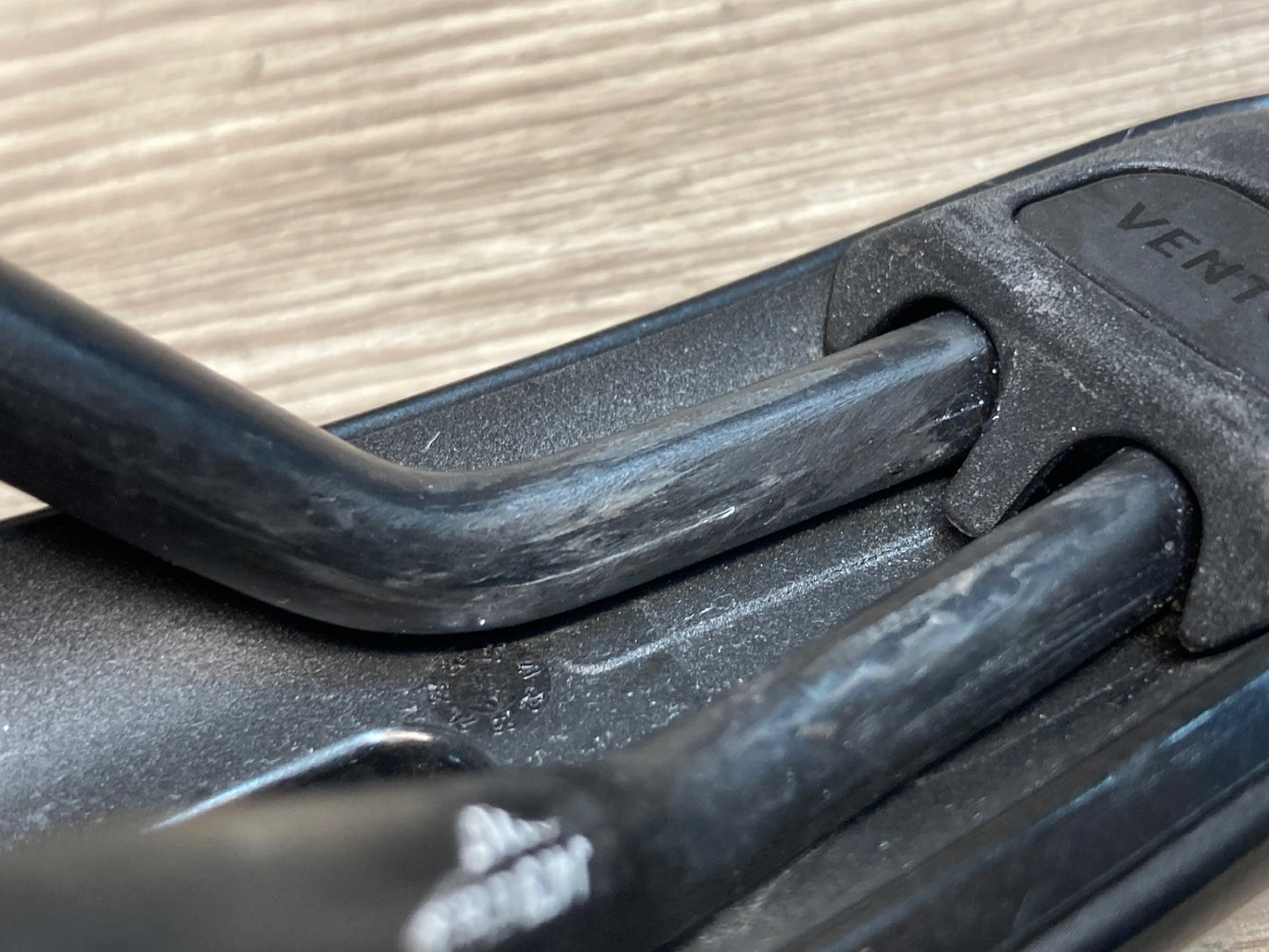 IX082 フィジーク fizik VENTO ANTARES R1 サドル 黒 カーボンレール