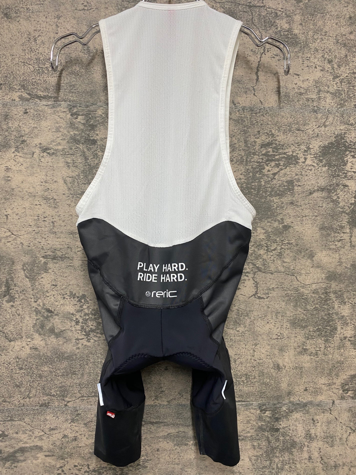 IU710 レリック reric ビブショーツ XL 黒白 パッド付近傷み
