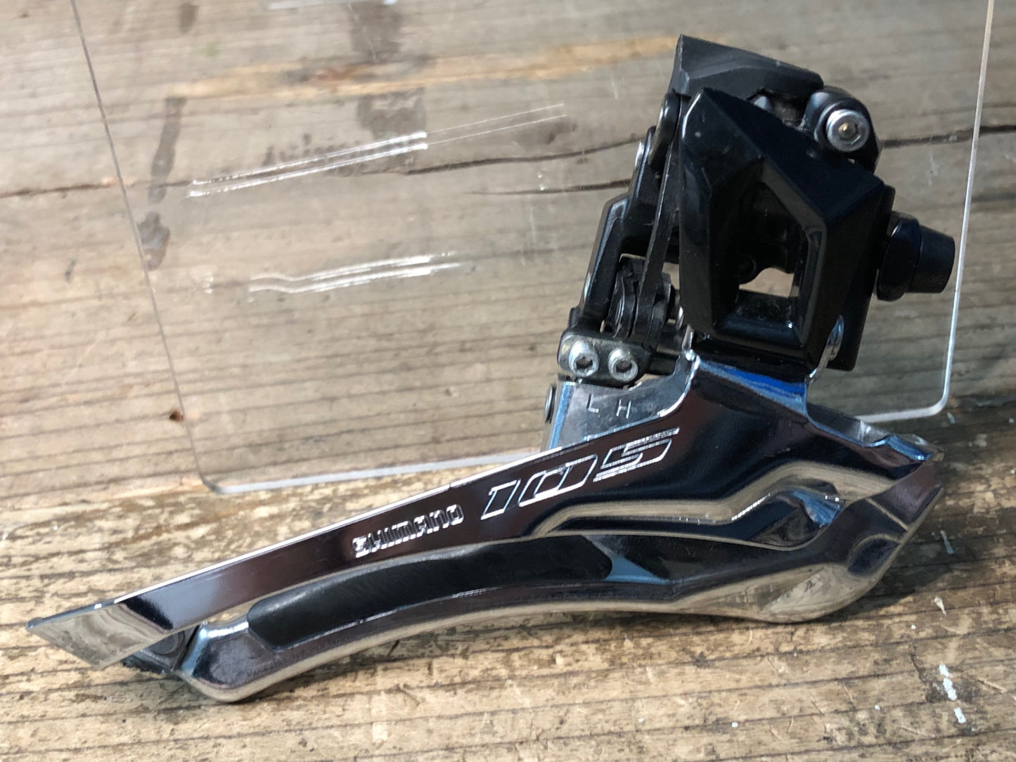 IU347 シマノ SHIMANO 105 FD-R7000 フロントディレイラー 2S 直付け 黒