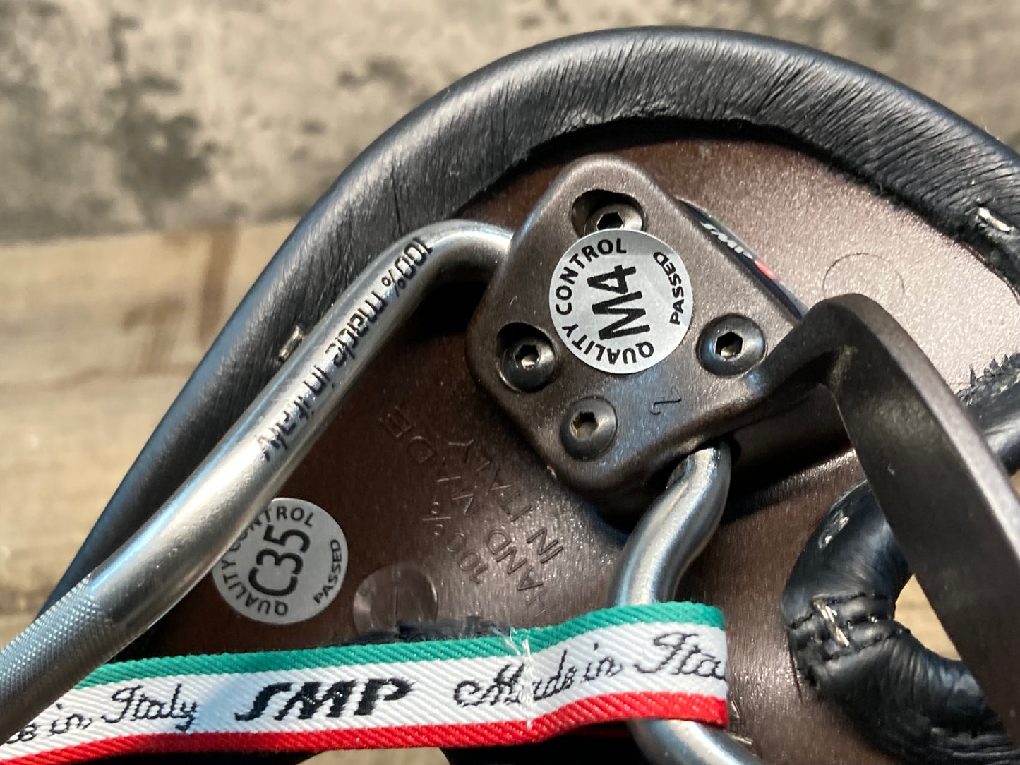 IX982 Selle SMP Forma サドル 黒 ステンレスレール aisi 304 tube