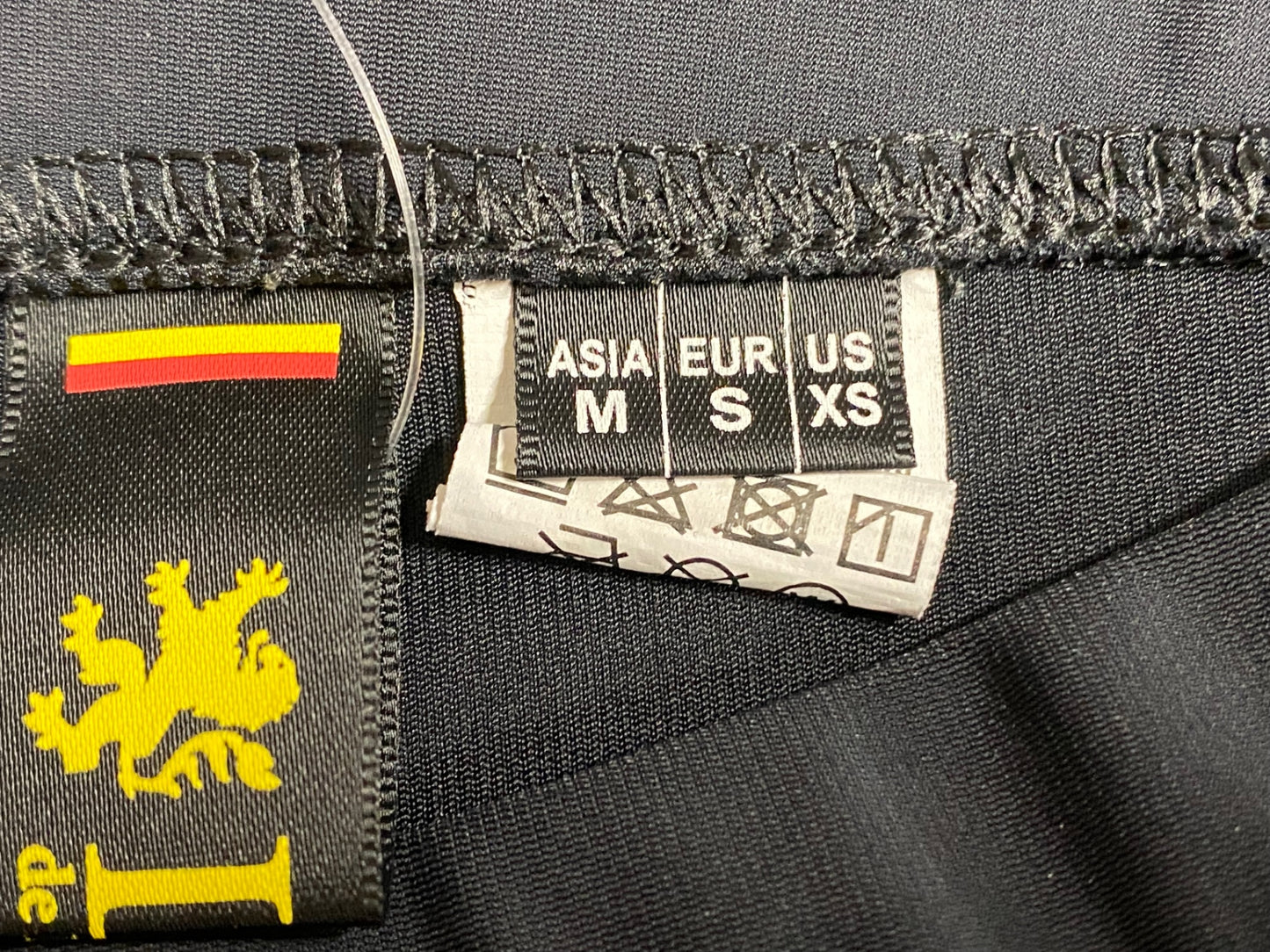 IO243 リオンドカペルミュール Lion de kapelmuur レーサーパンツ 黒 M