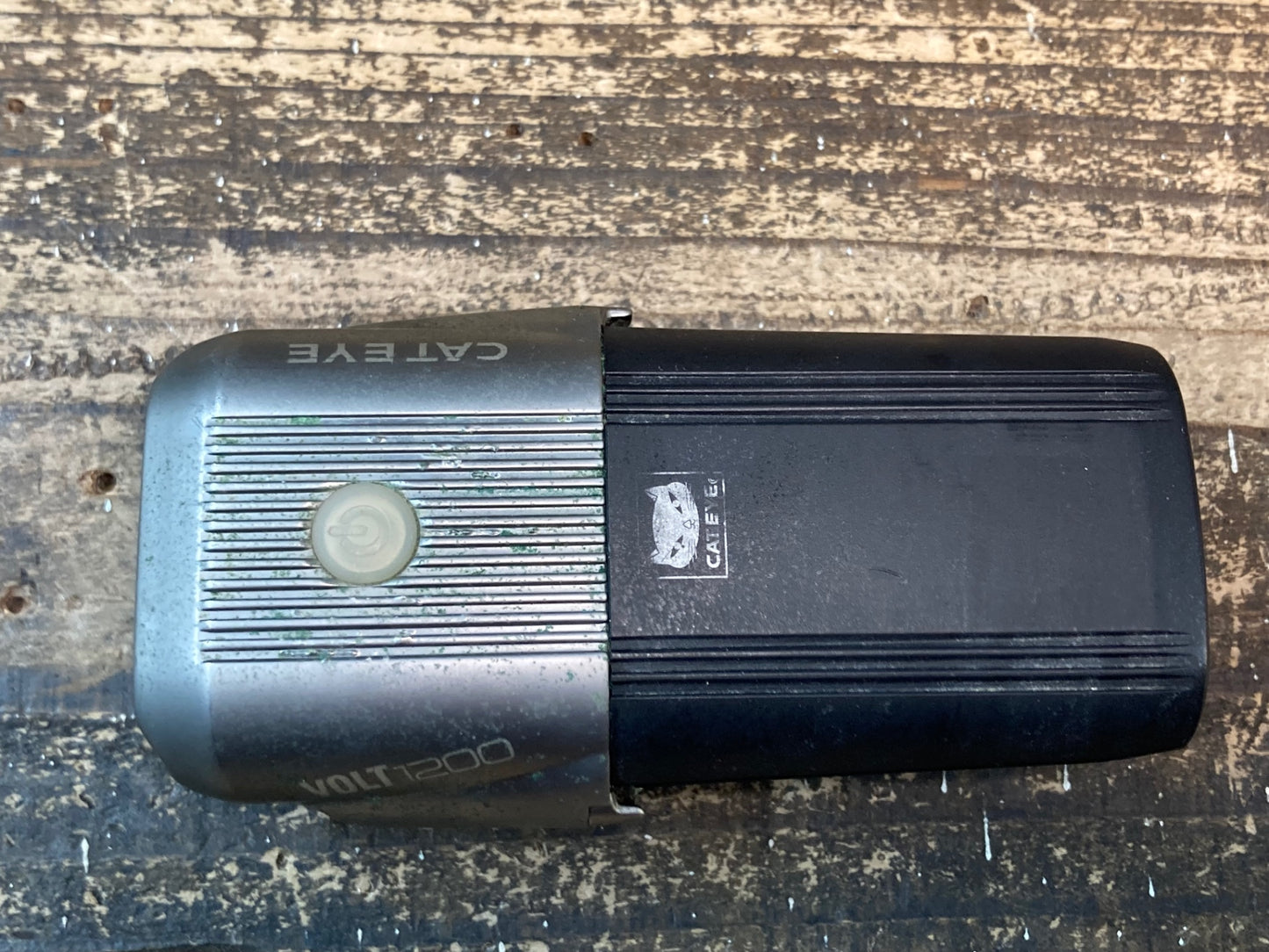 IP306 キャットアイ CAT EYE ボルト VOLT1200 ライト 点灯確認済