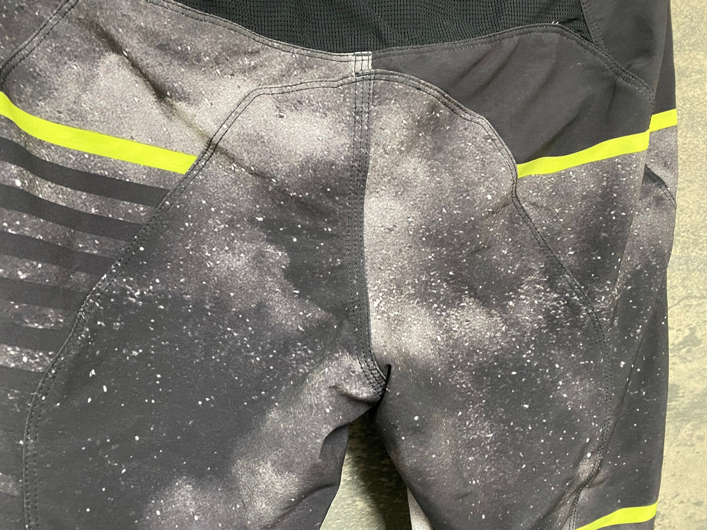 IM318 100％ サイクルパンツ ハーフ 黒 黄 W28