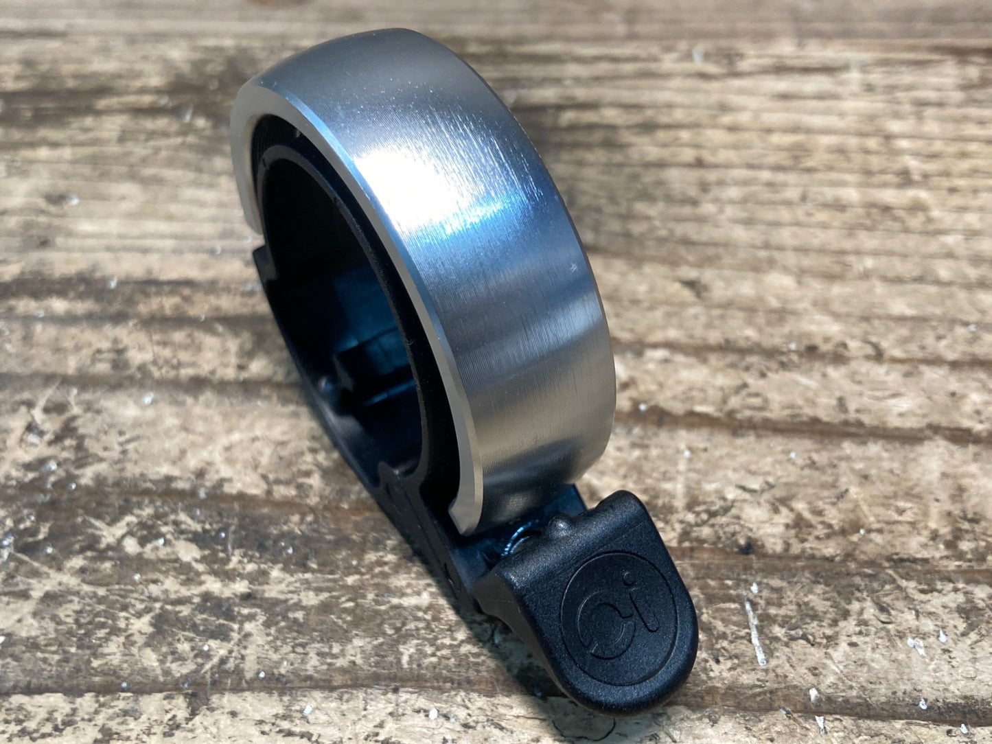 IJ917 ノグ knog オイ Oi サイクルベル シルバー