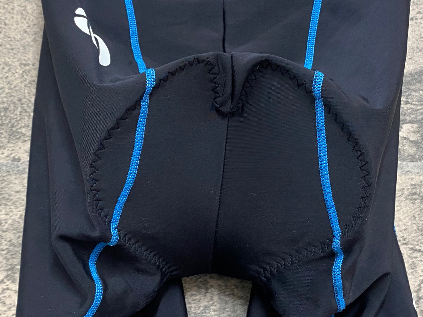 IZ546 パールイズミ PEARL iZUMi レーサーパンツ 黒 M レディース