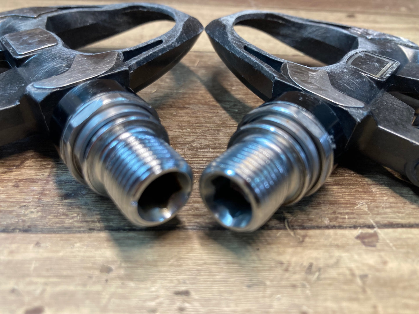 IM591 シマノ SHIMANO デュラエース DURA-ACE PD-R9100 ビンディングペダル SPD-SL ※シャフトのガタ 金属プレート再接着跡