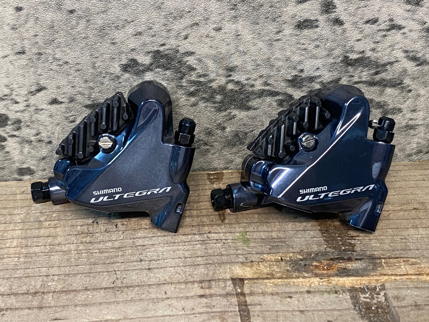 IU492 シマノ SHIMANO アルテグラ ULTEGRA BR-R8070 油圧 ディスクブレーキ キャリパー ※スレ傷あり