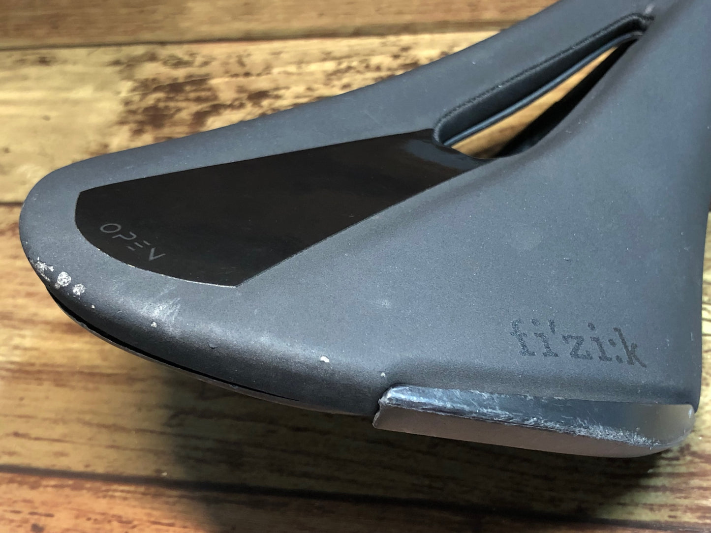 IM595 フィジーク FIZIK アリアンテ ALIANTE R1 サドル カーボンレール REGULAR 黒