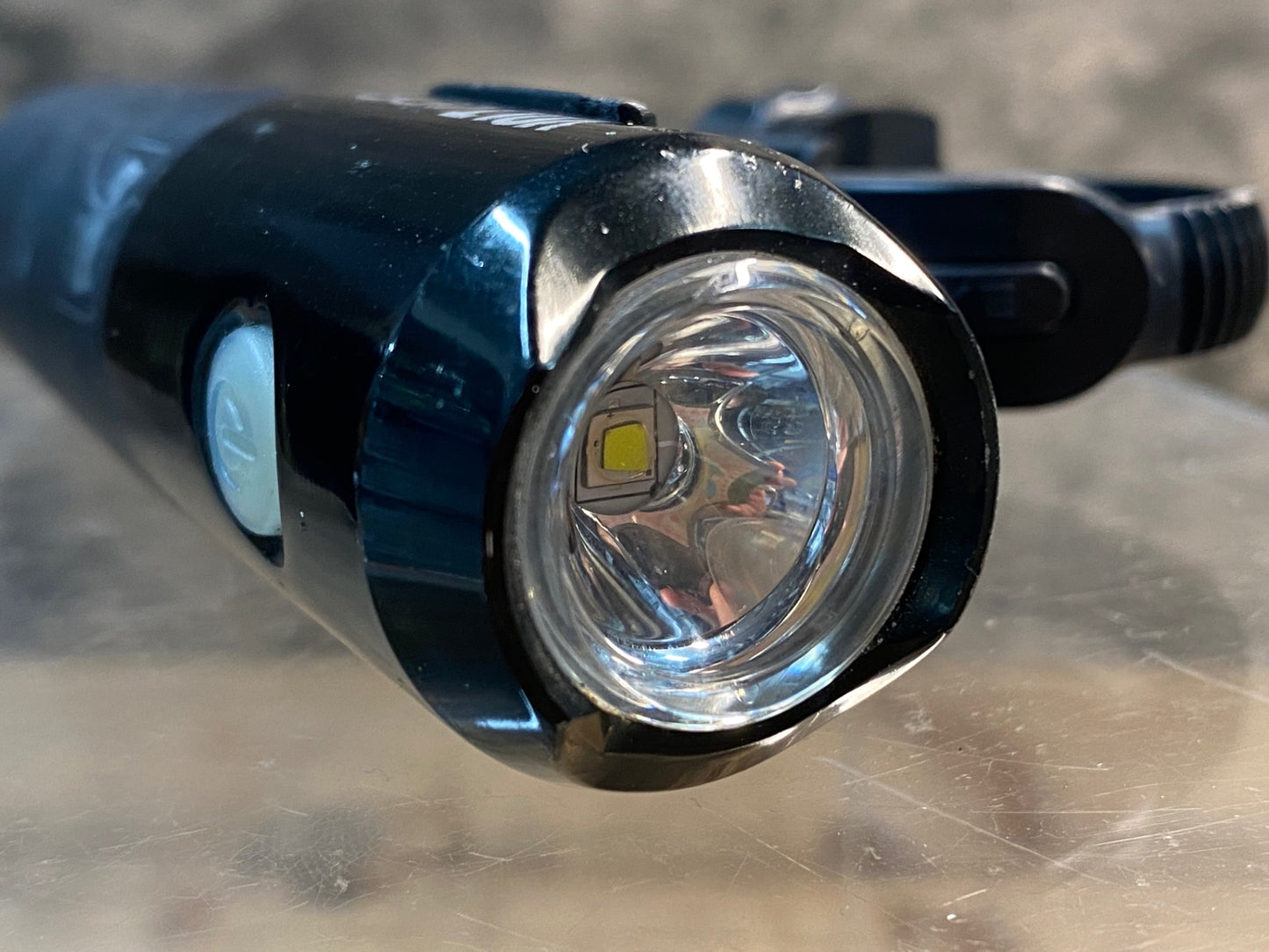 IN578 キャットアイ CATEYE VOLT400 フロントライト ※点灯確認済み